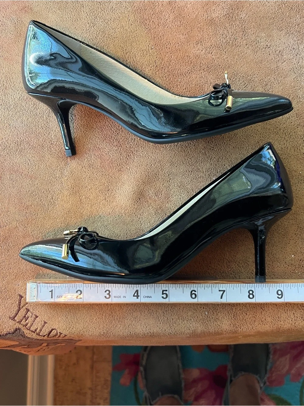 Michael Kors Black Patent Pointed-Toe Heels with Gold MK Charm Bow size 6